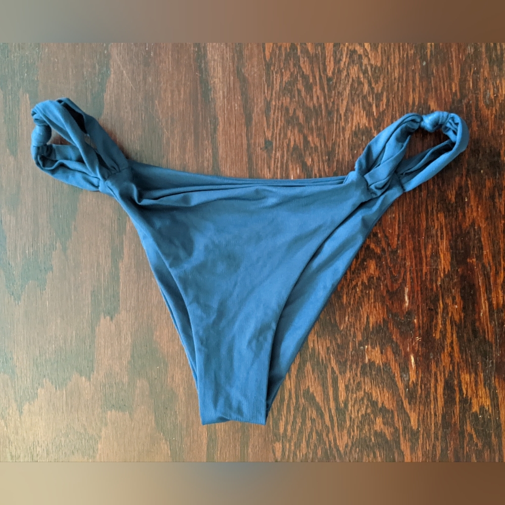 Frankie's Bikini Bottoms Blue Twist Knot
